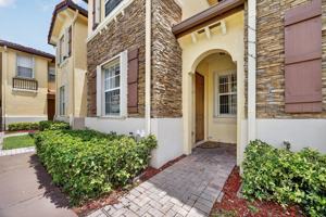 featured image of 1575 Ne 33rd Ave #105