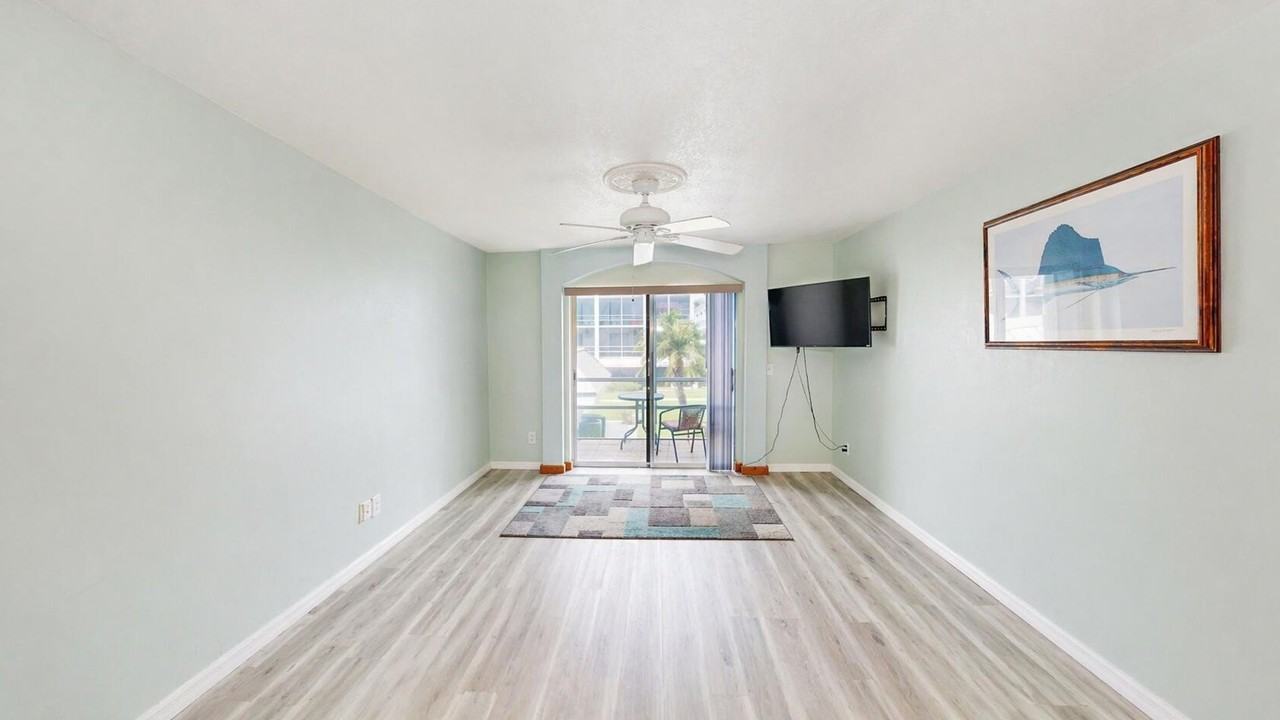 1300 Seaway Dr #D13 - Photo 5 of 22