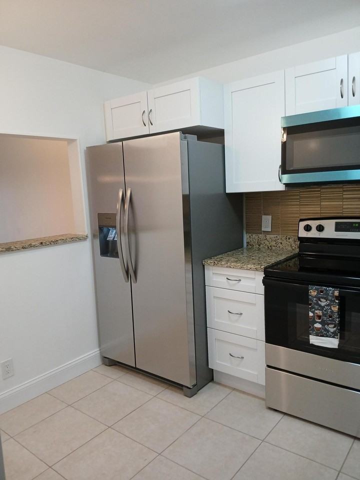4760 Lucerne Lakes Blvd W #405 - Photo 5 of 22