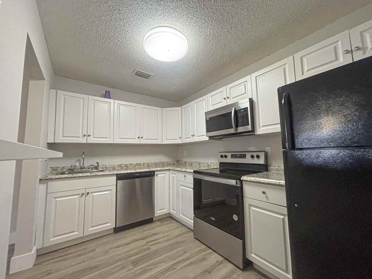 11560 Nw 37th St #11560 - Photo 6 of 17