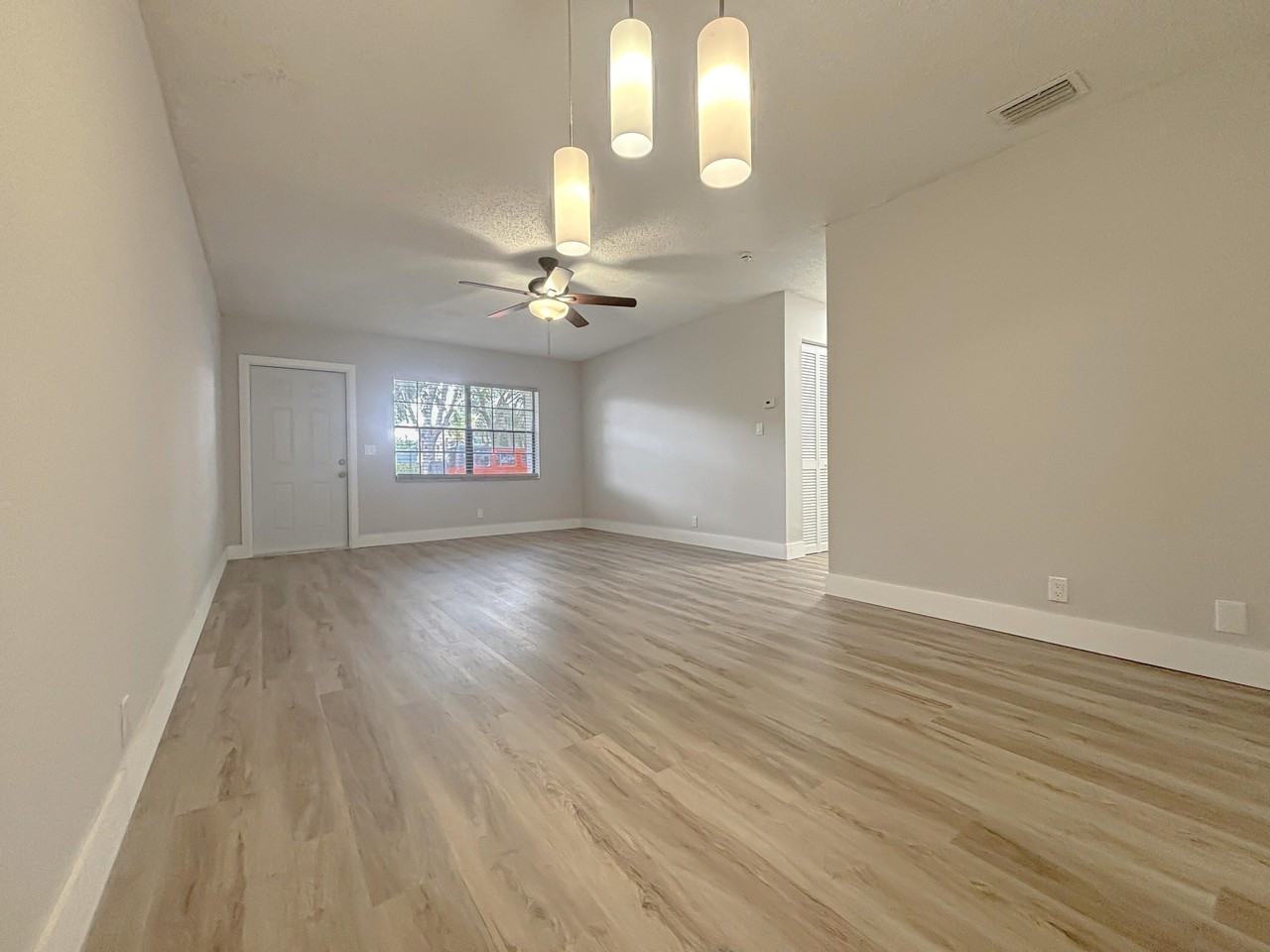 11560 Nw 37th St #11560 - Photo 7 of 17