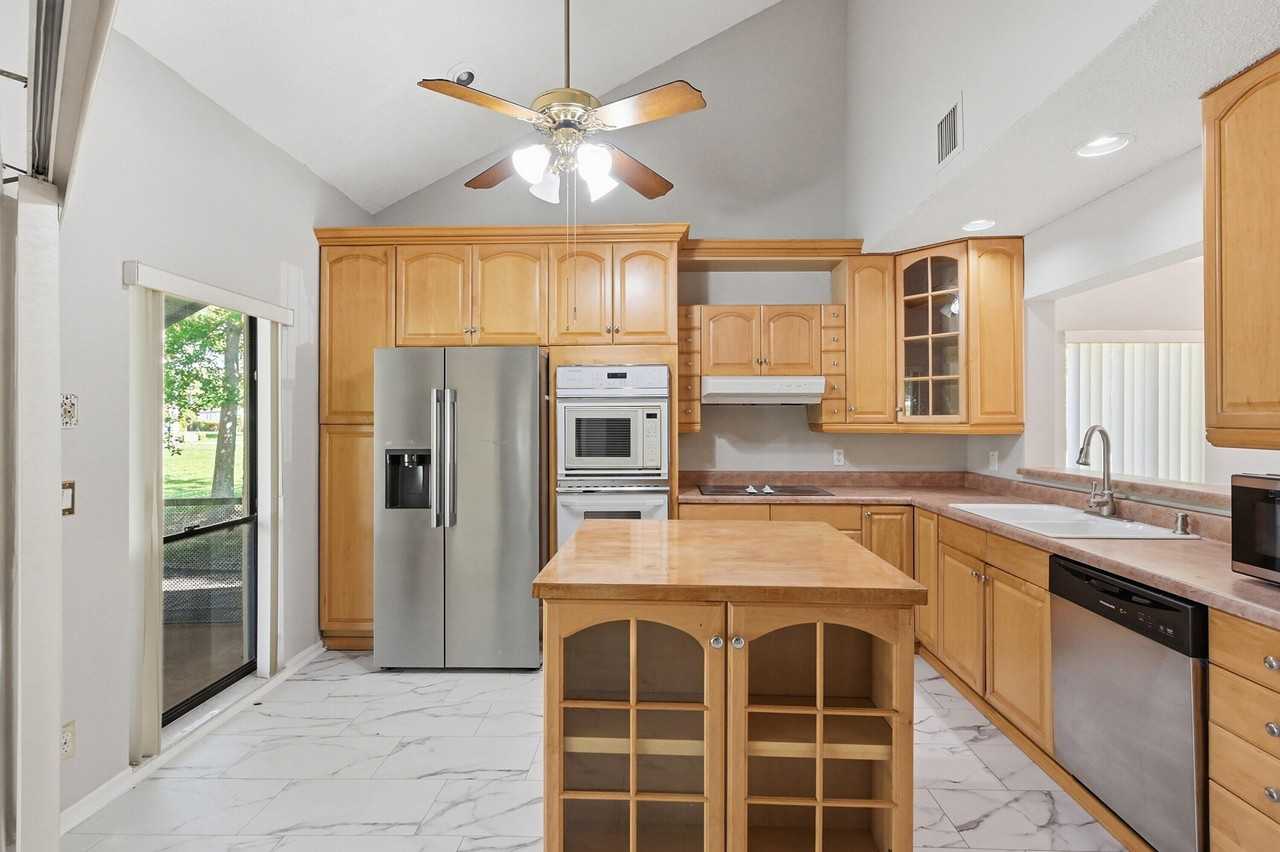 9364 Ketay Cir #5 - Photo 7 of 42