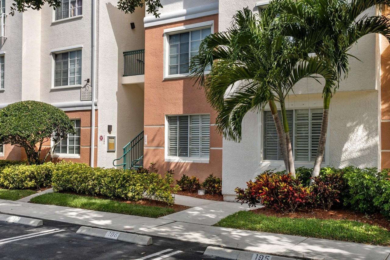 10103 Myrtlewood Cir W - Photo 2 of 26