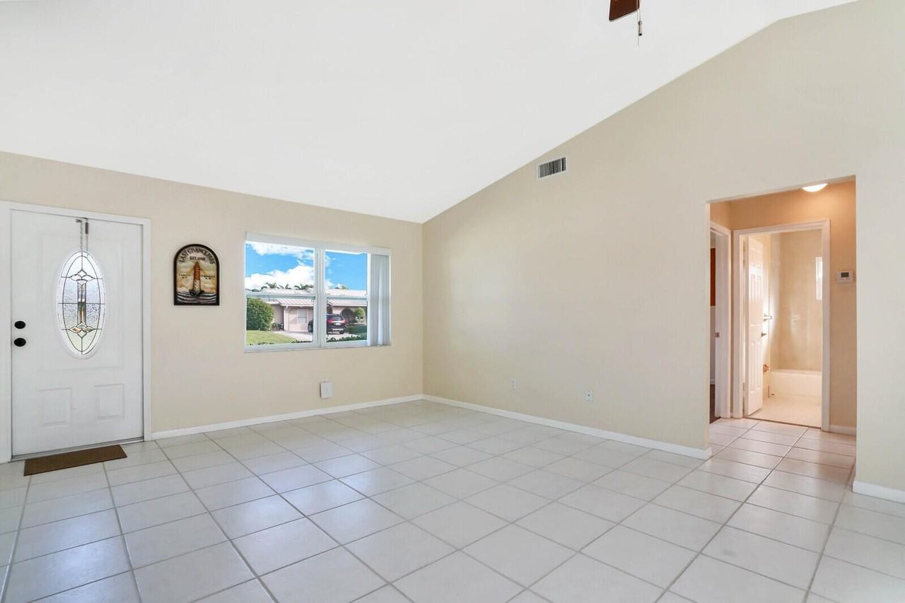 3736 Coelebs Ave - Photo 5 of 30