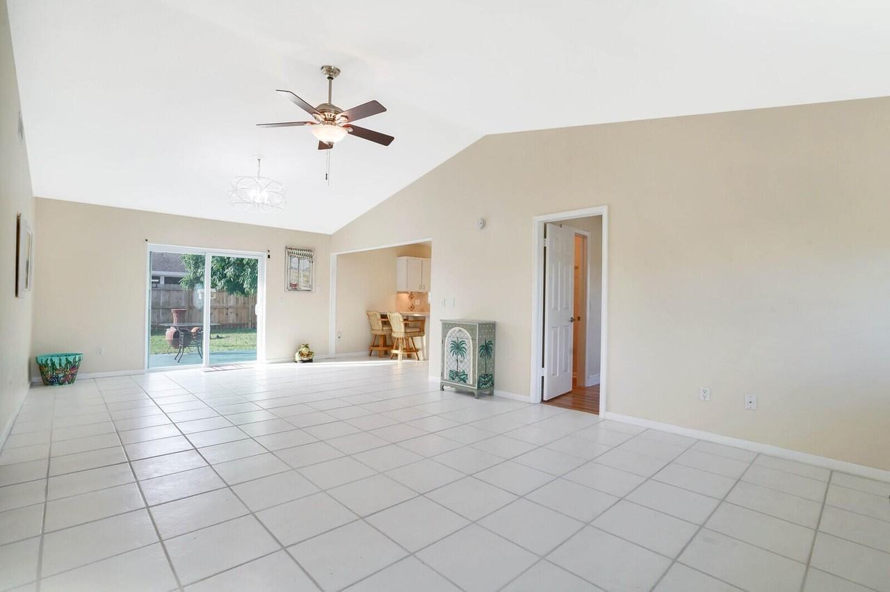 3736 Coelebs Ave - Photo 6 of 30