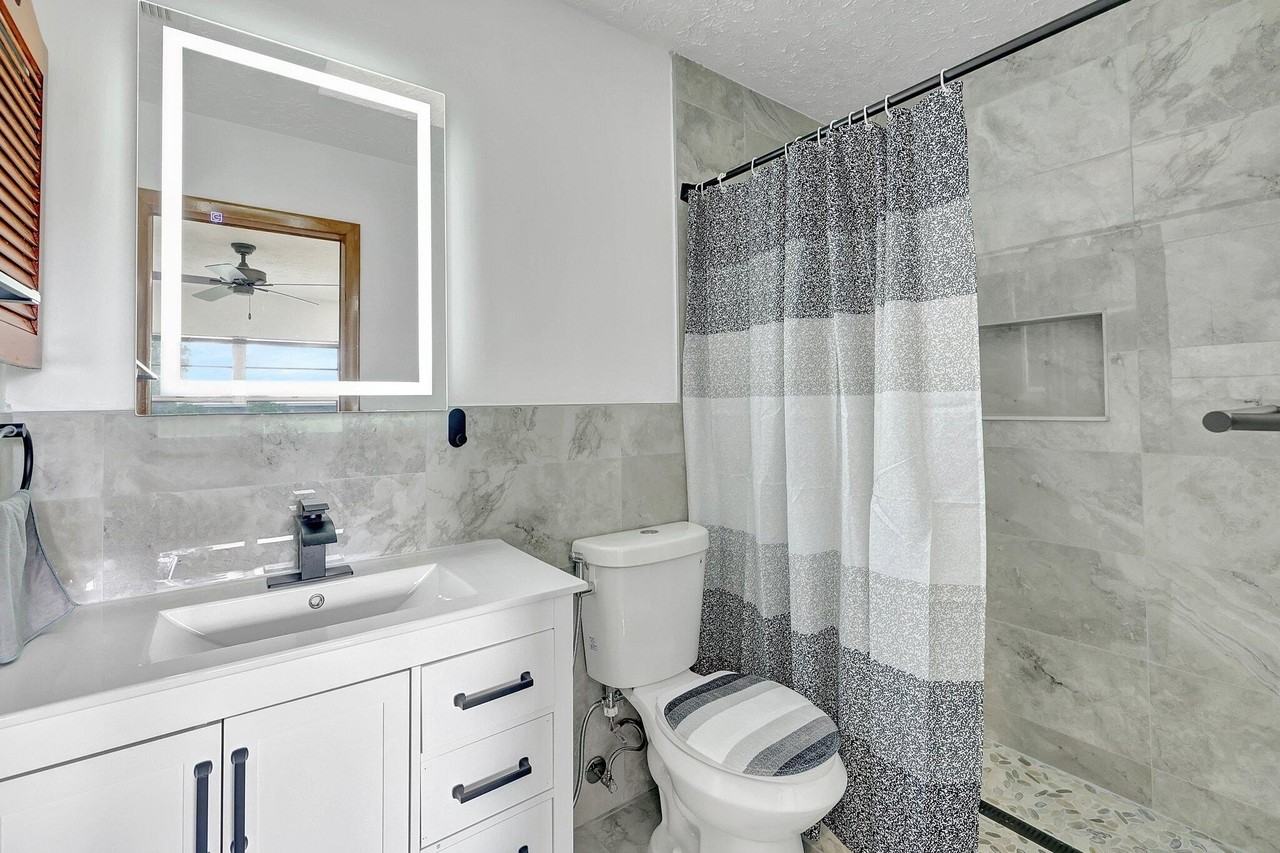 1124 Se Ladner St - Photo 7 of 27