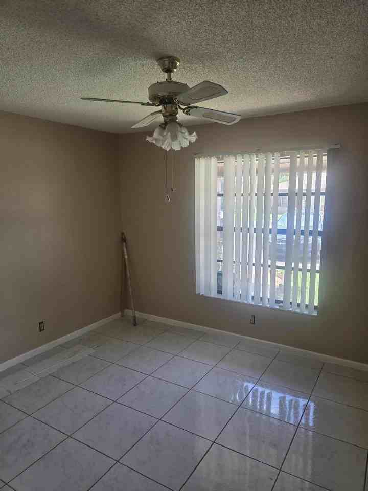 4290 Royal Banyan Way #B - Photo 2 of 7