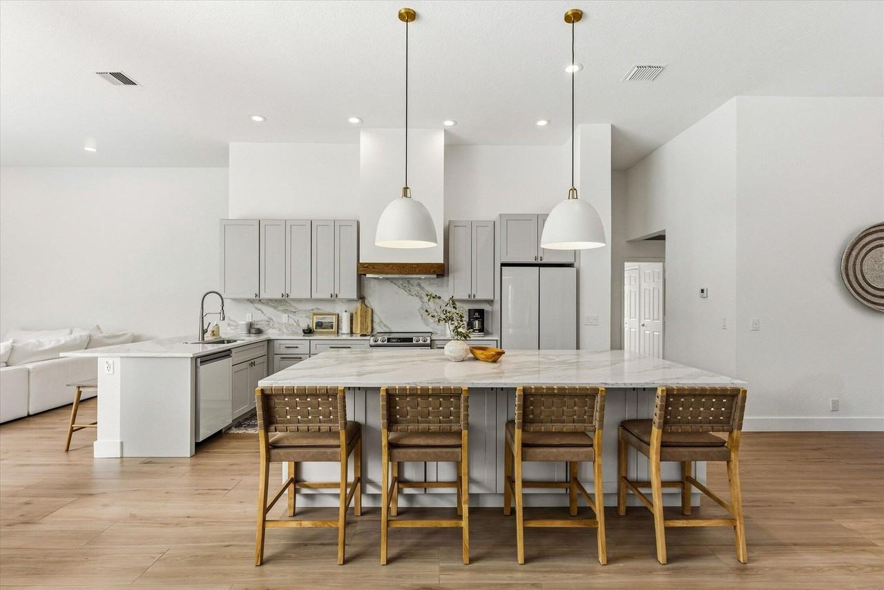 10291 Nw 62nd Dr - Photo 3 of 50