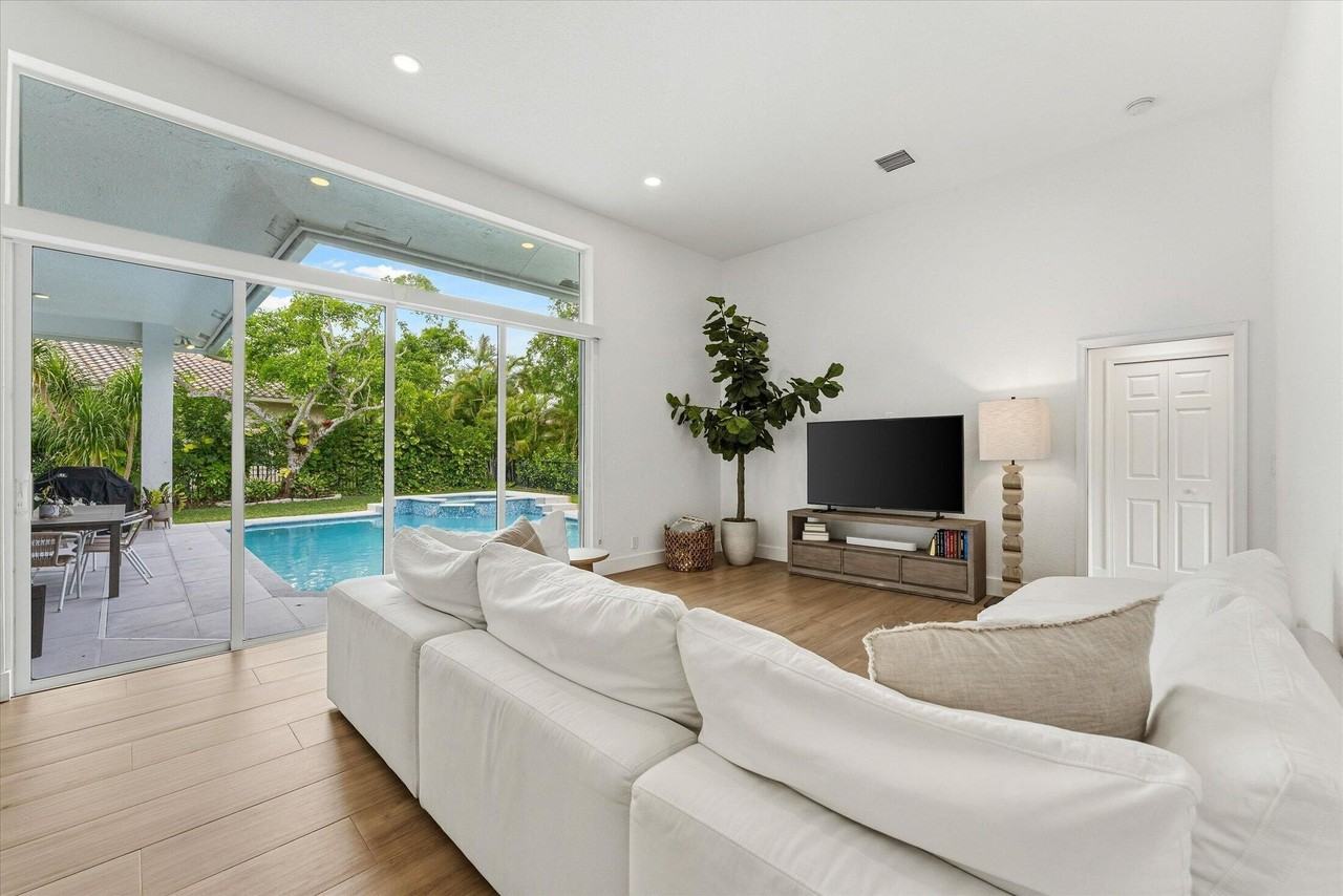 10291 Nw 62nd Dr - Photo 4 of 50