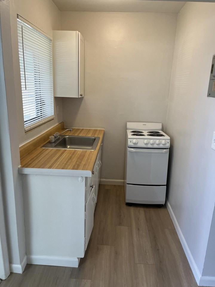 931 N F St #3 - Photo 3 of 7