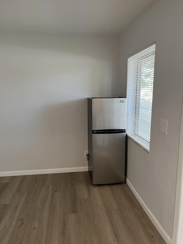 931 N F St #3 - Photo 5 of 7