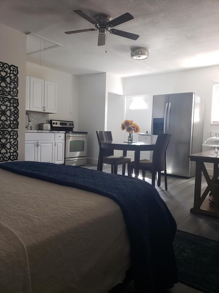 14313 Flora Ln - Photo 4 of 10