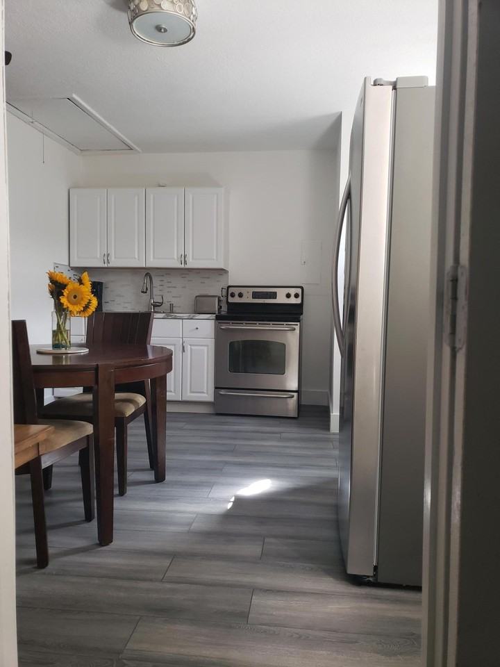 14313 Flora Ln - Photo 5 of 10