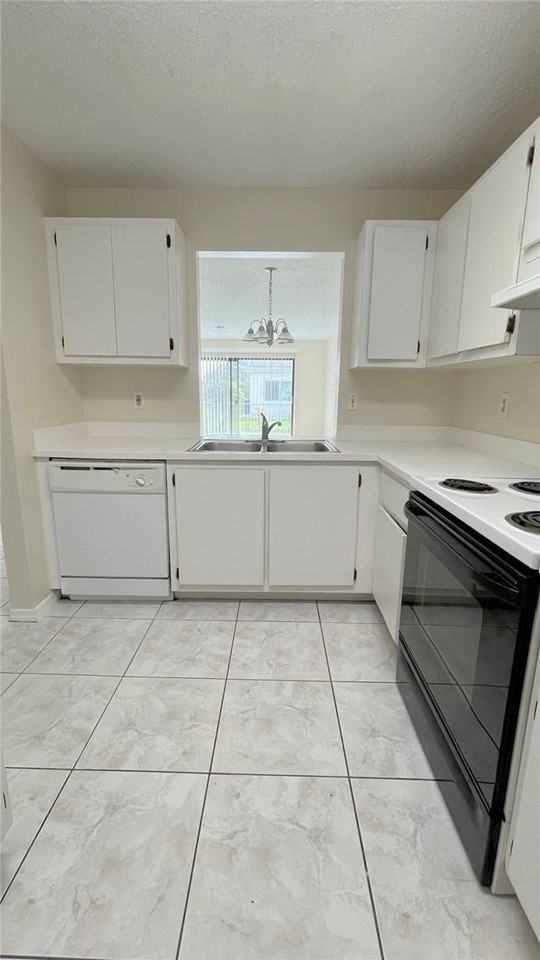 11460 Nw 39th St - Photo 3 of 12