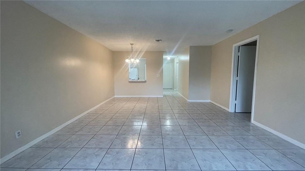 11460 Nw 39th St - Photo 5 of 12