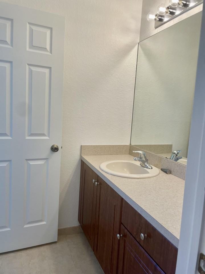 5156 Se Mariner Garden Cir - Photo 7 of 12