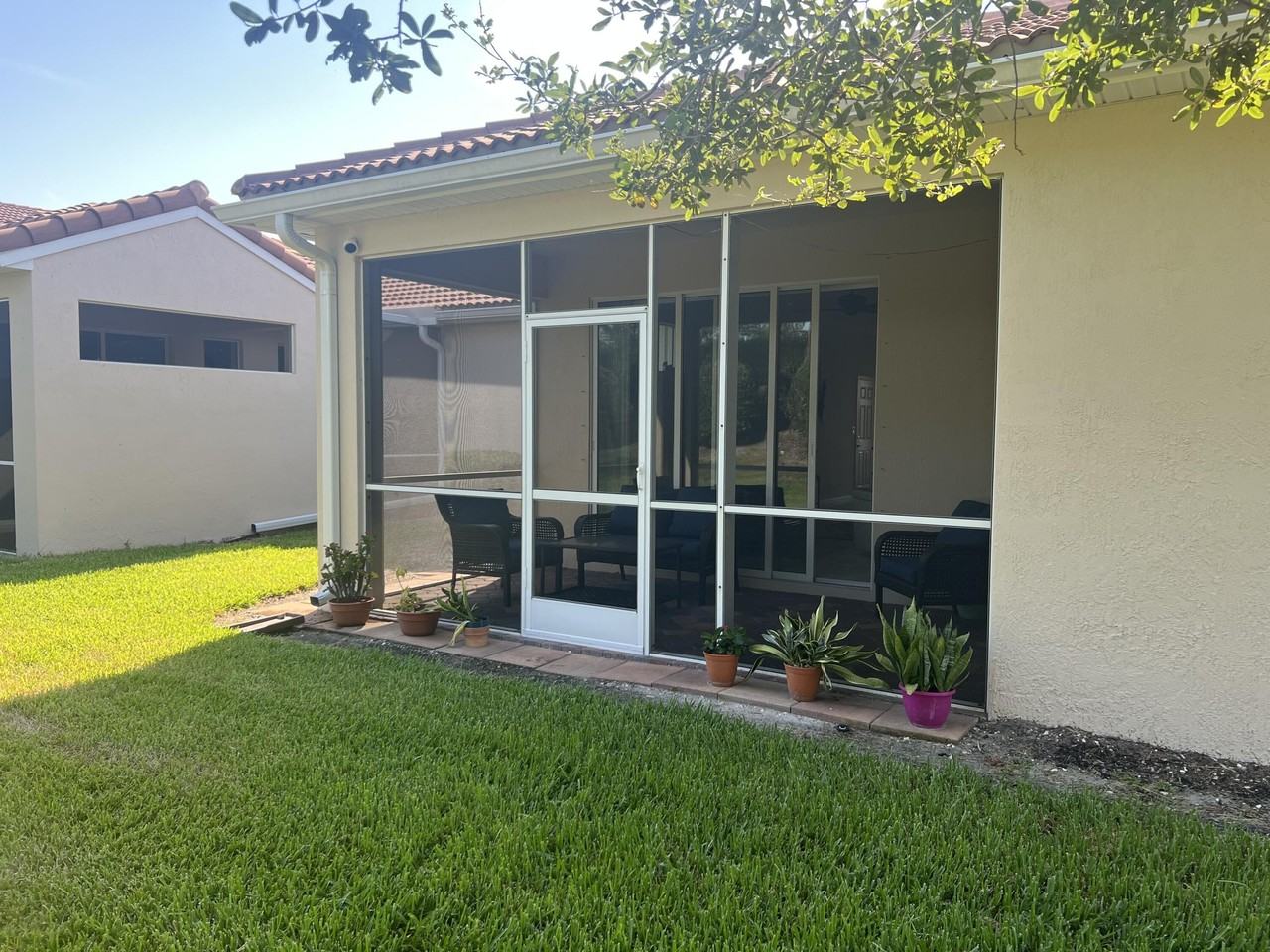 1041 Normandie Way - Photo 4 of 17