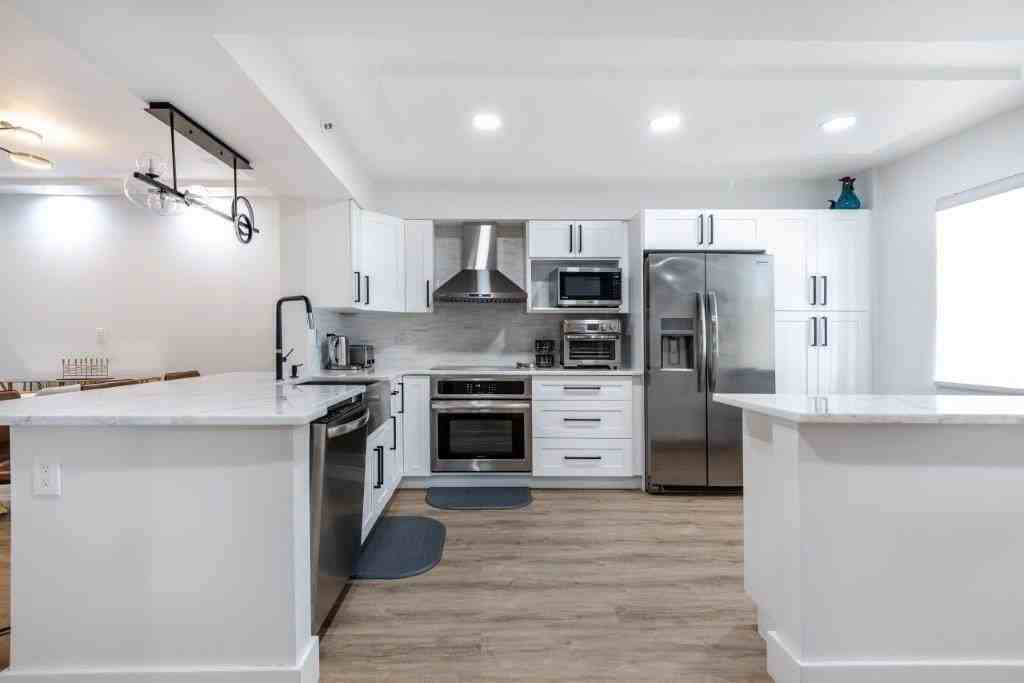 6096 Huntwick Ter #303 - Photo 2 of 48