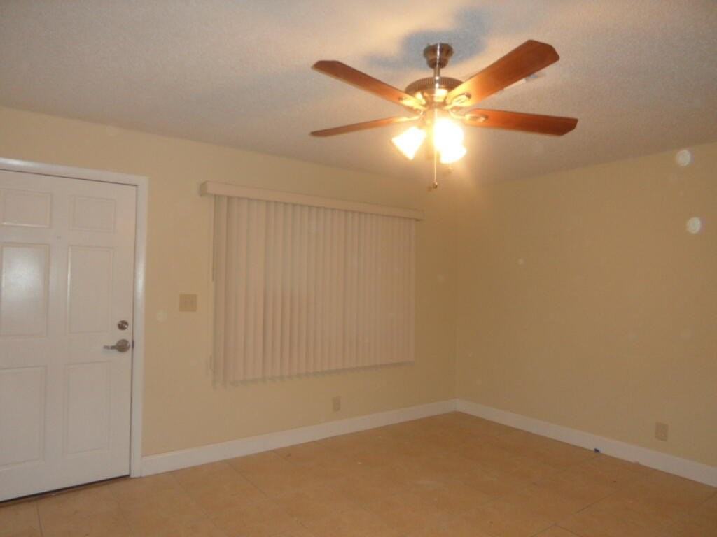 2724 Sw 46th St #2 - Photo 7 of 20