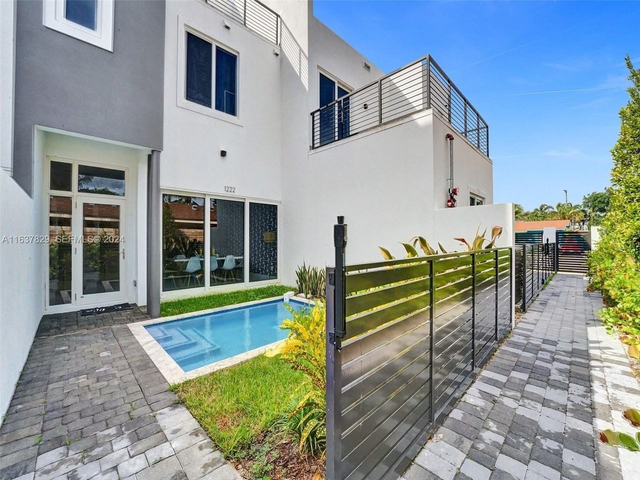 1222 Ne 15th Ave - Photo 7 of 39