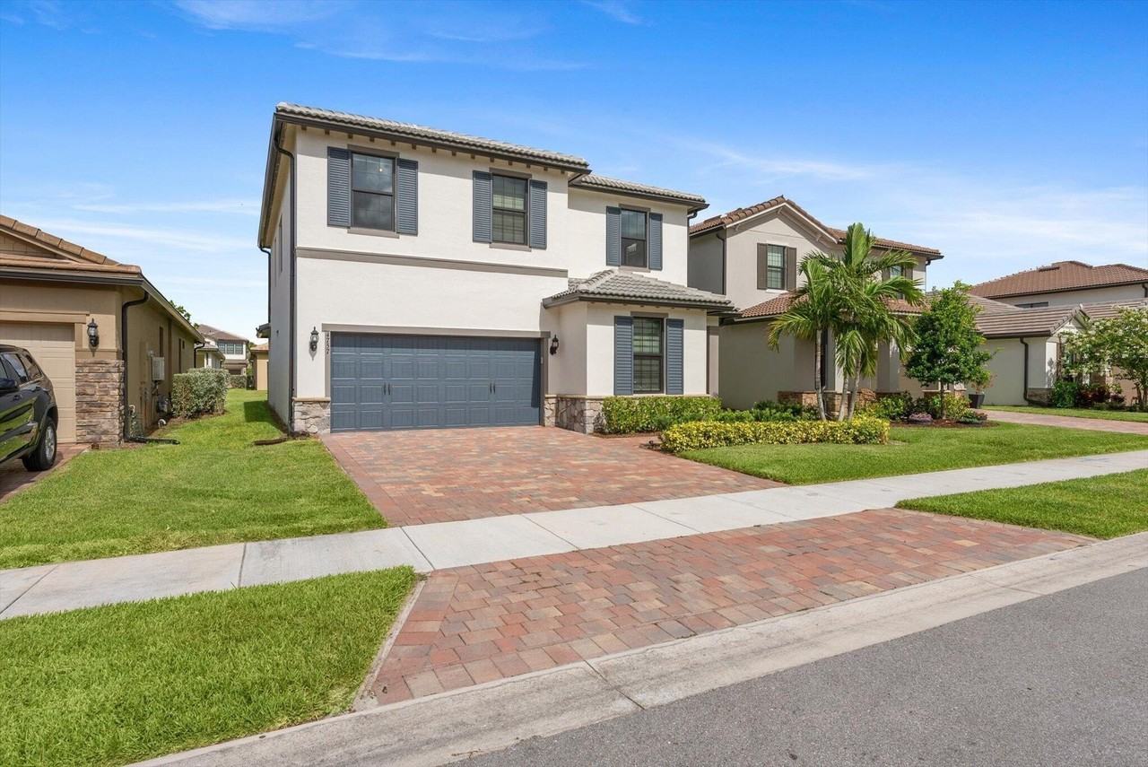 4757 Roldan Ct - Photo 3 of 45