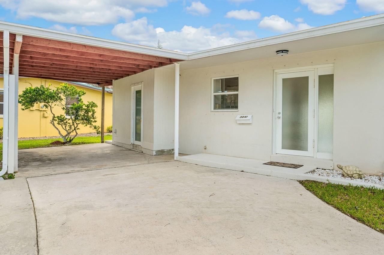 3041 Se Morningside Blvd - Photo 2 of 18