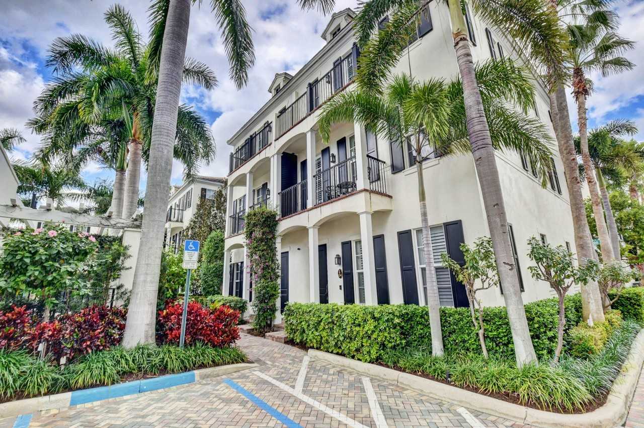 134 Madison Ln - Photo 2 of 50