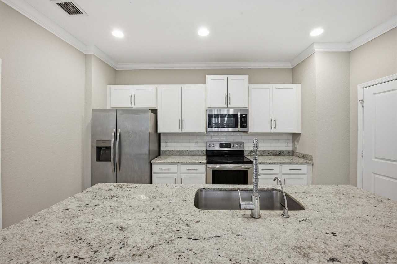 4010 Tomoka Dr - Photo 6 of 27