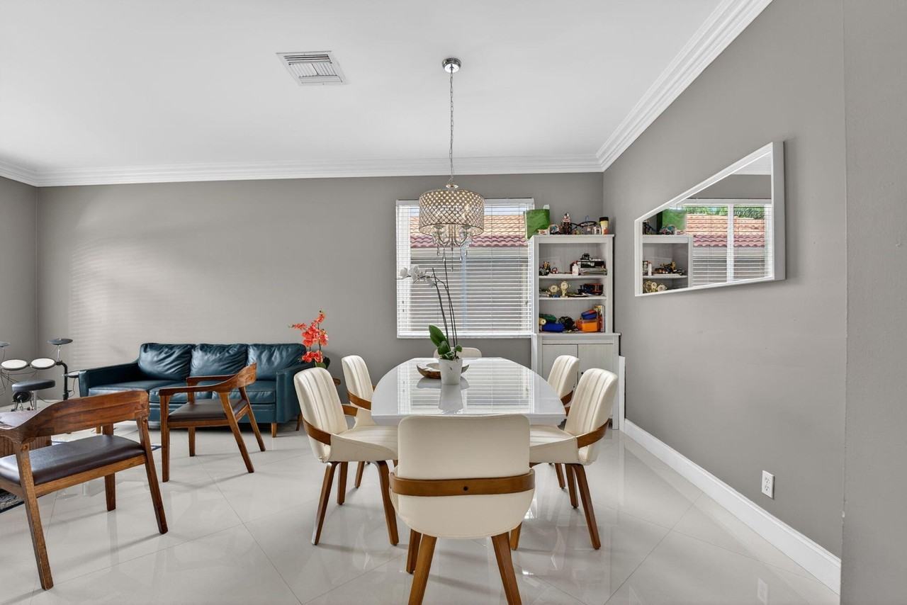 3755 Pebblebrook Ct - Photo 7 of 50