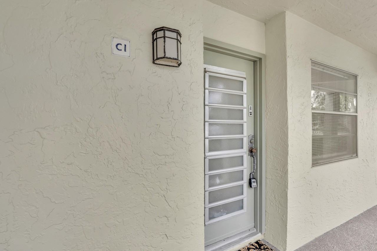1102 Bahama Bnd #C1 - Photo 3 of 27