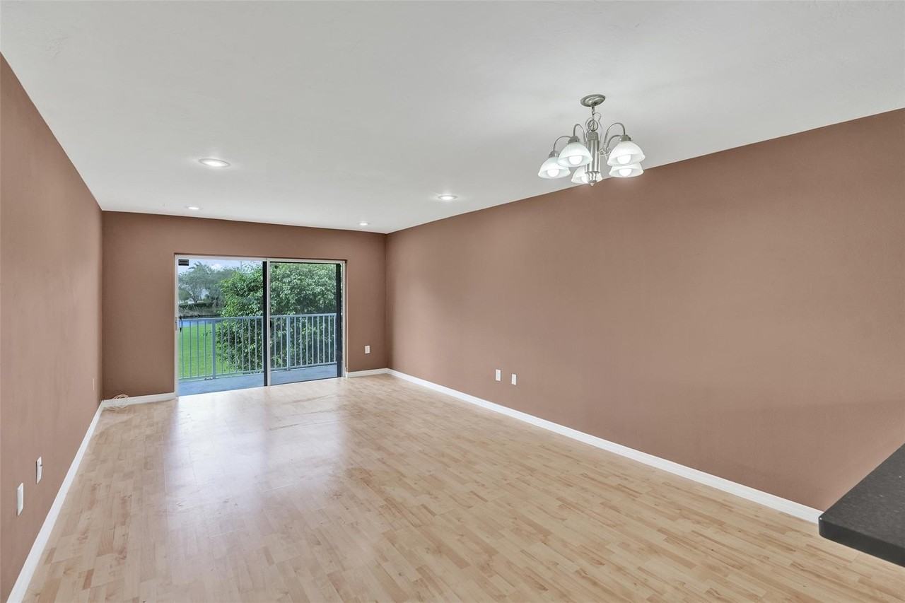 7580 Sw 82nd St - Photo 7 of 23