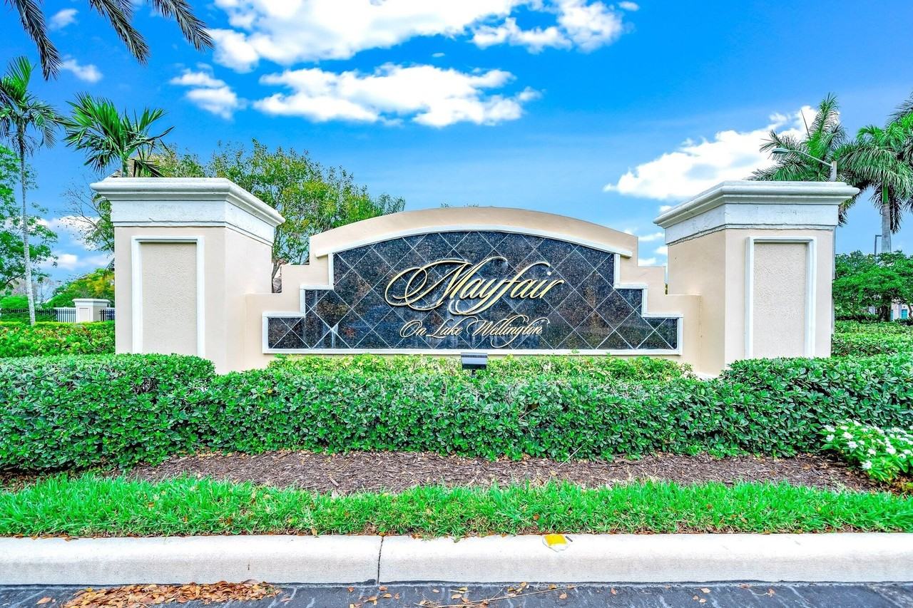 2106 Wingate Bnd - Photo 2 of 27