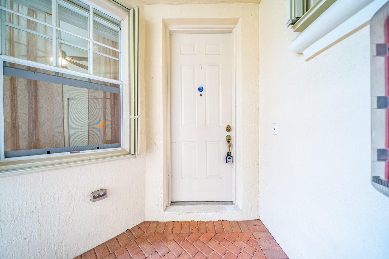 2106 Wingate Bnd - Photo 5 of 27