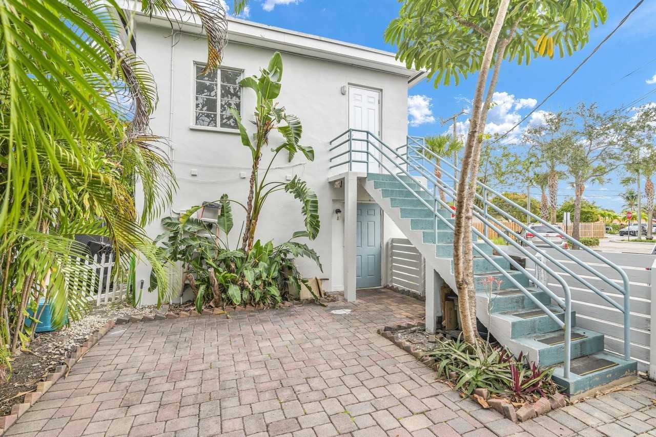 820 N Dixie Hwy #4 - Photo 4 of 28