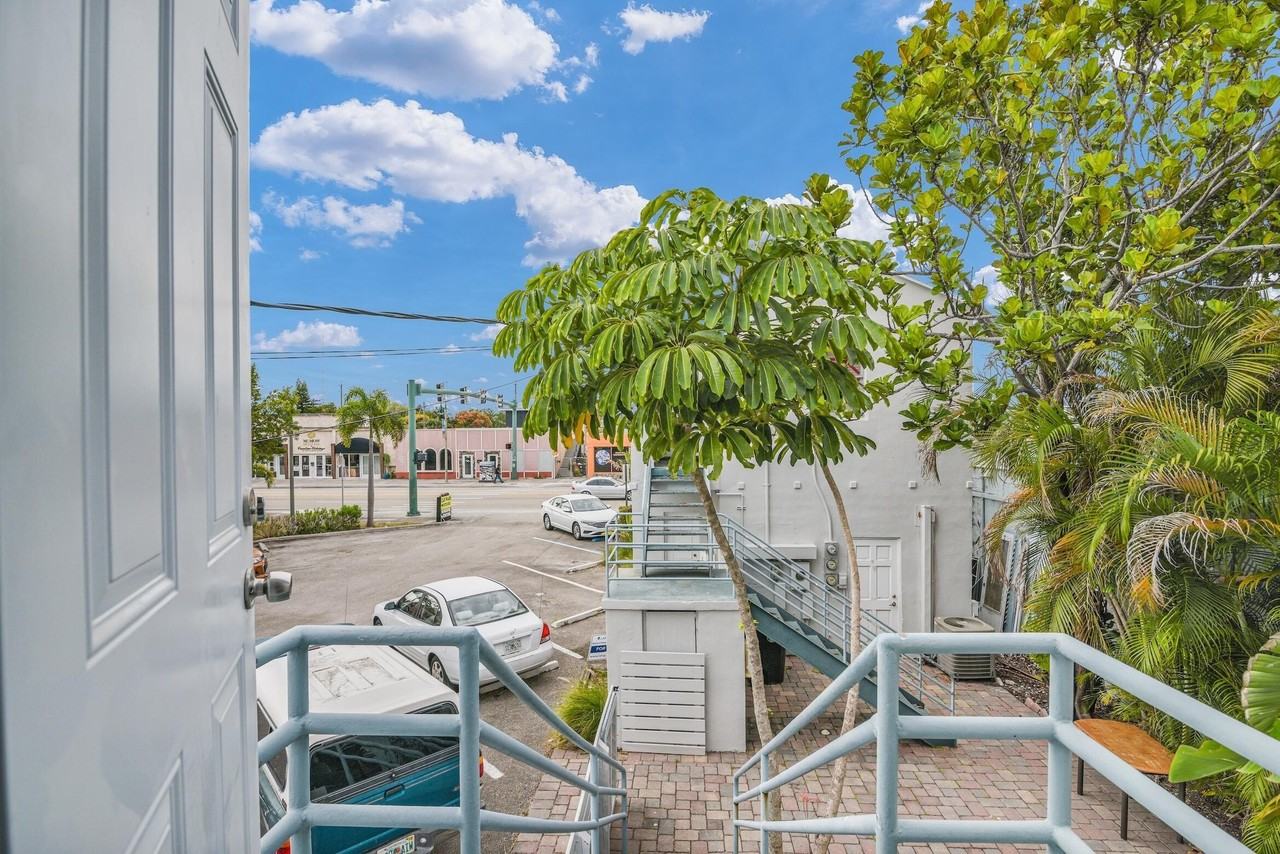 820 N Dixie Hwy #4 - Photo 5 of 28