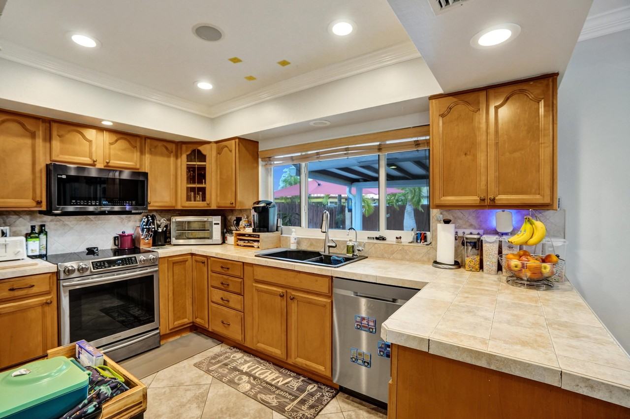 10501 Nw 20th Ct - Photo 3 of 18