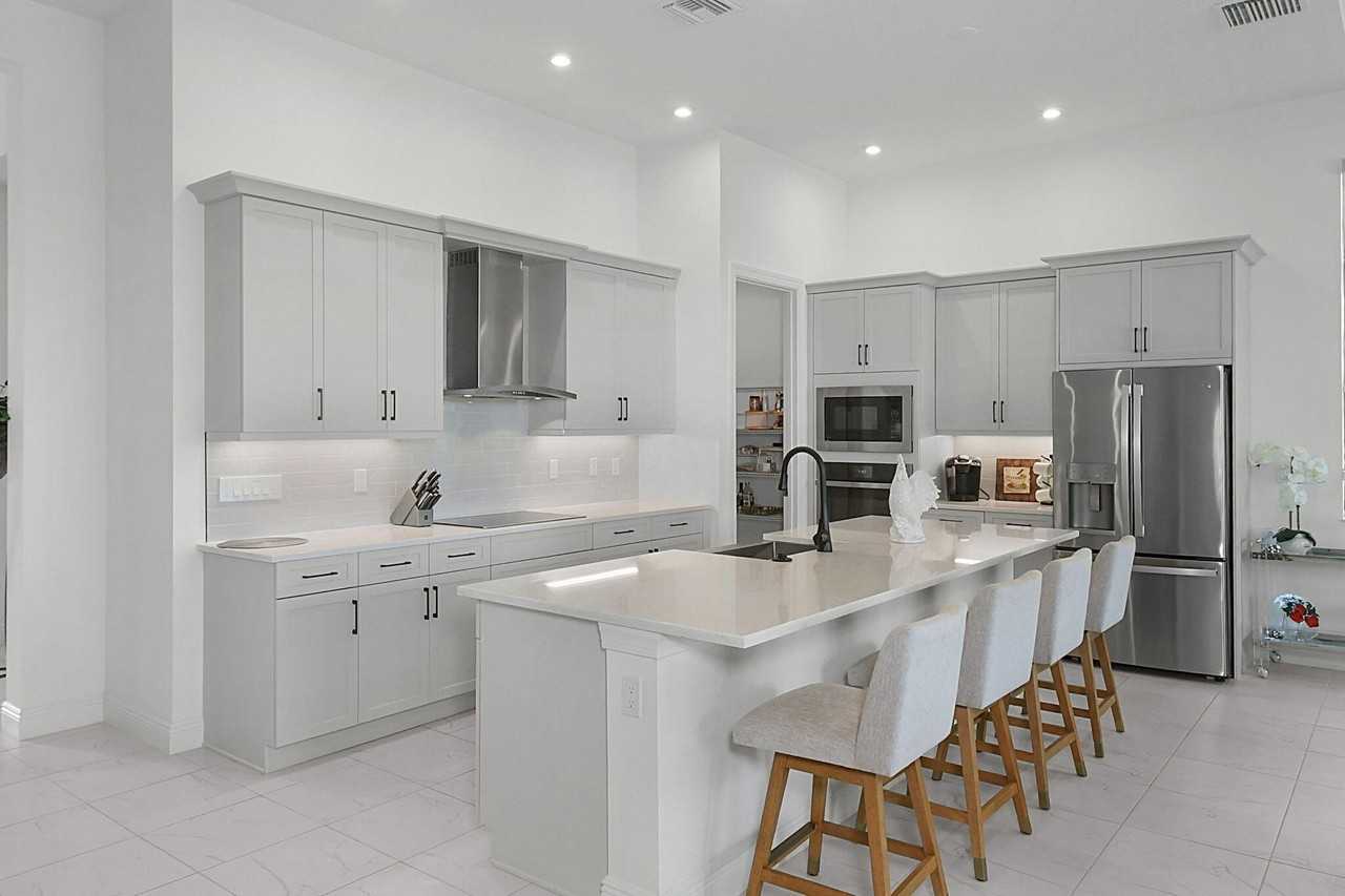 9084 Sw Arco Way - Photo 5 of 29