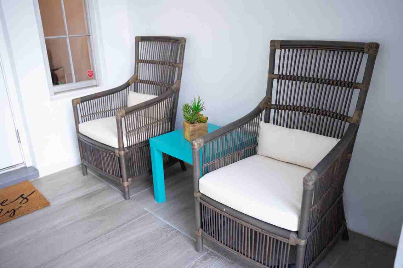 1425 Riverside Cir - Photo 4 of 35