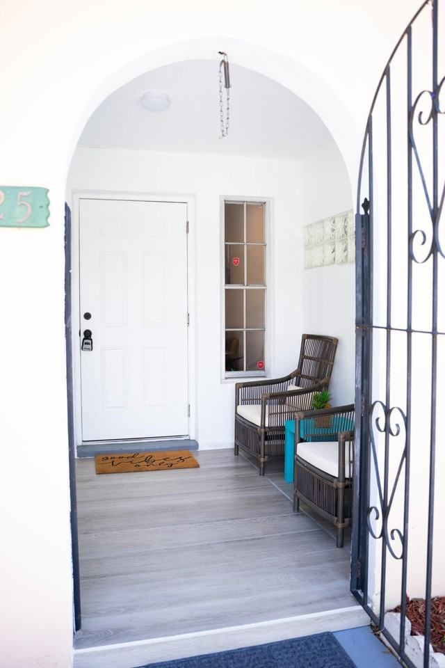 1425 Riverside Cir - Photo 5 of 35