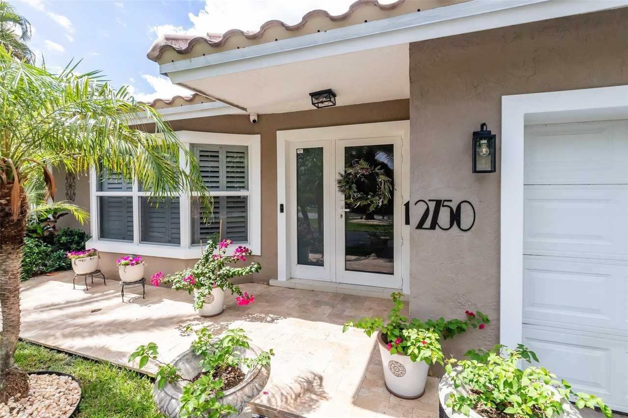 2750 Se 4th St - Photo 6 of 50