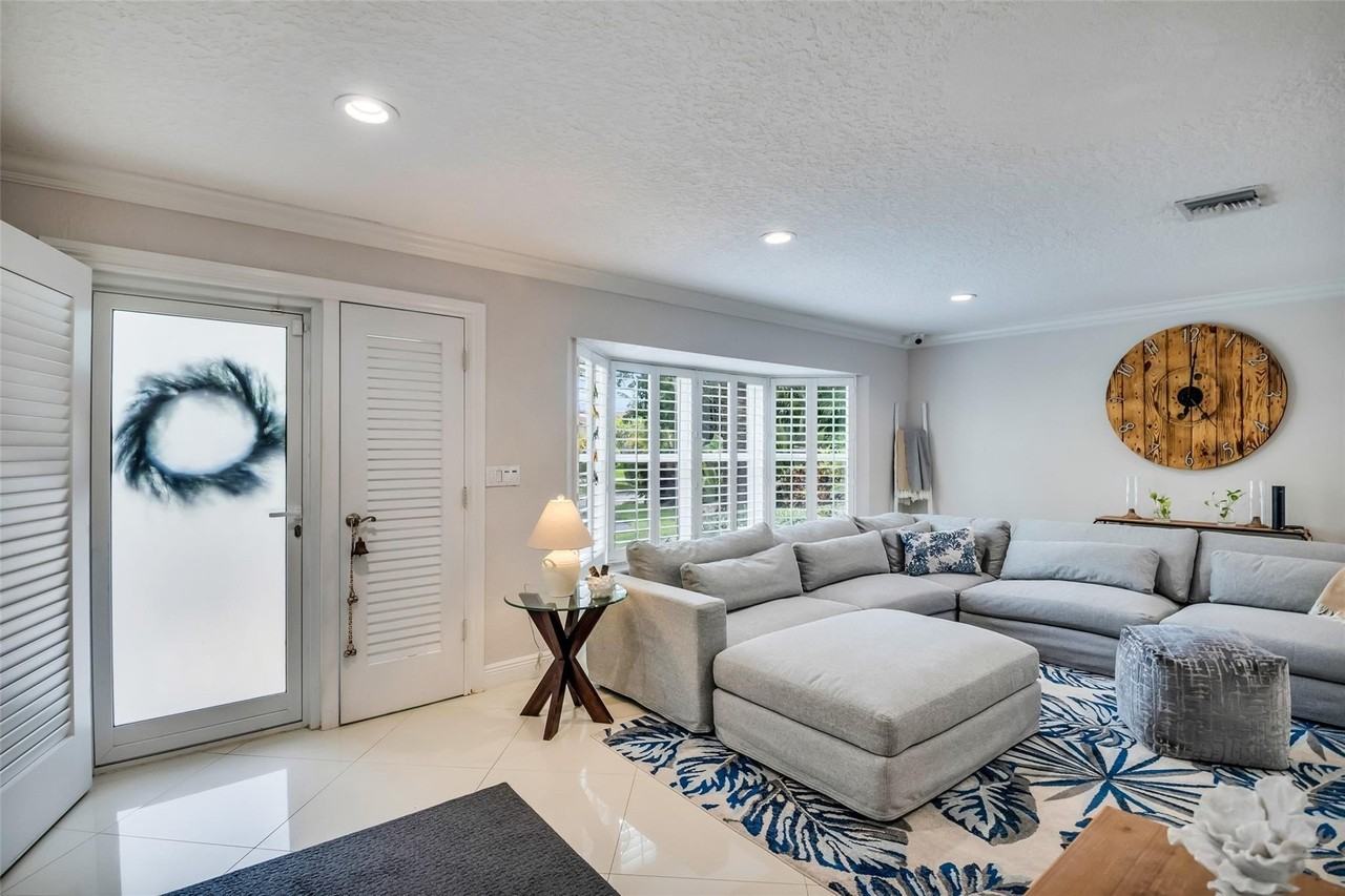 2750 Se 4th St - Photo 7 of 50