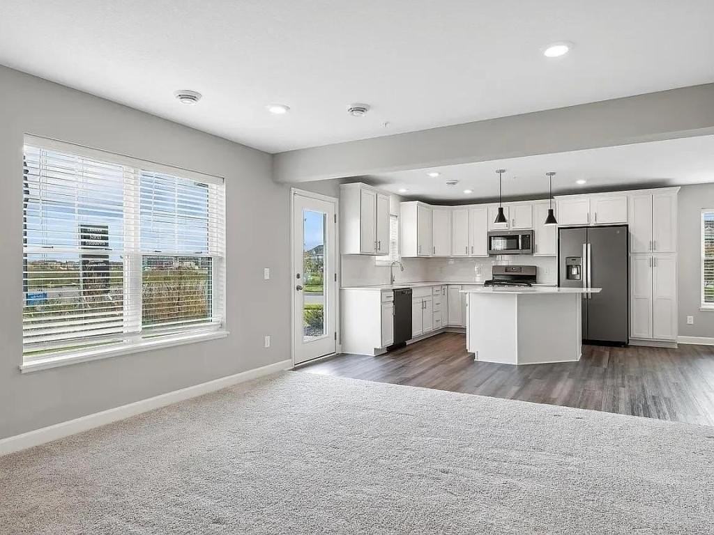 23310 Amber Dr - Photo 4 of 13