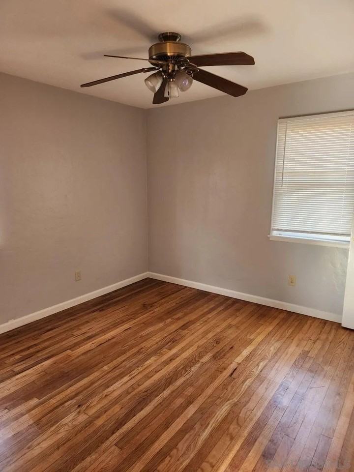 219 S Ditmar St - Photo 2 of 7