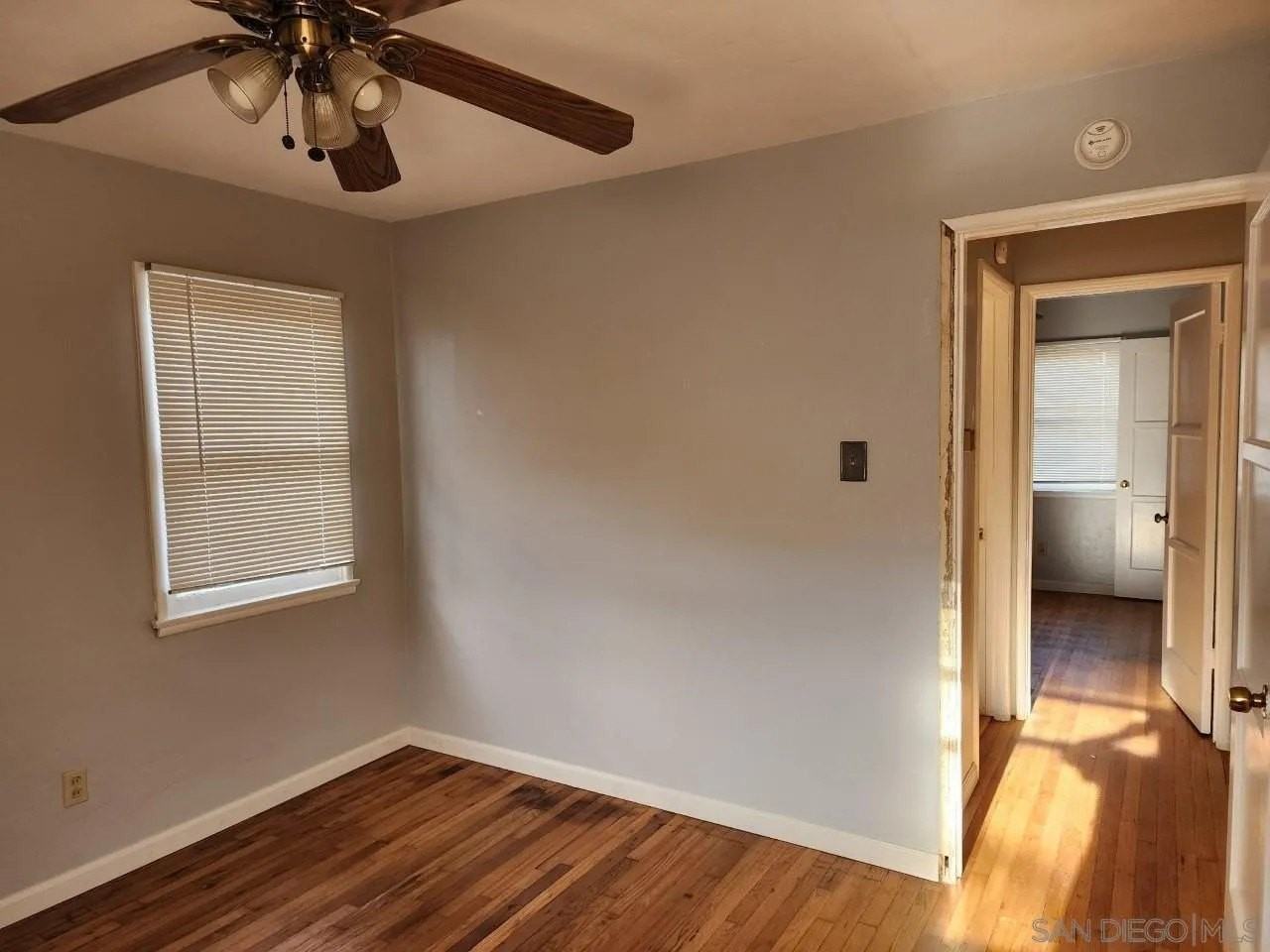 219 S Ditmar St - Photo 4 of 7