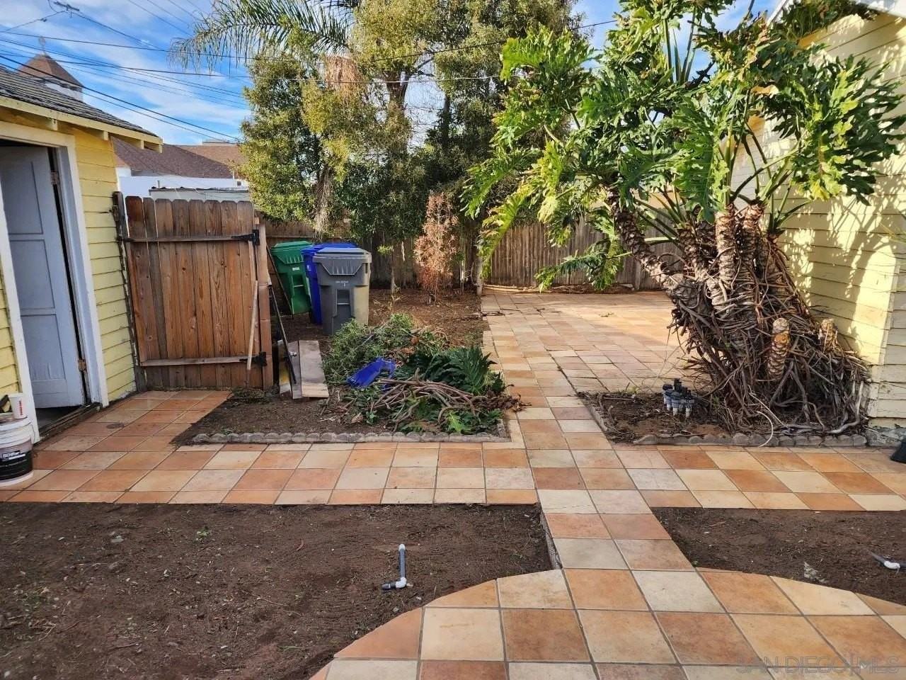 219 S Ditmar St - Photo 6 of 7