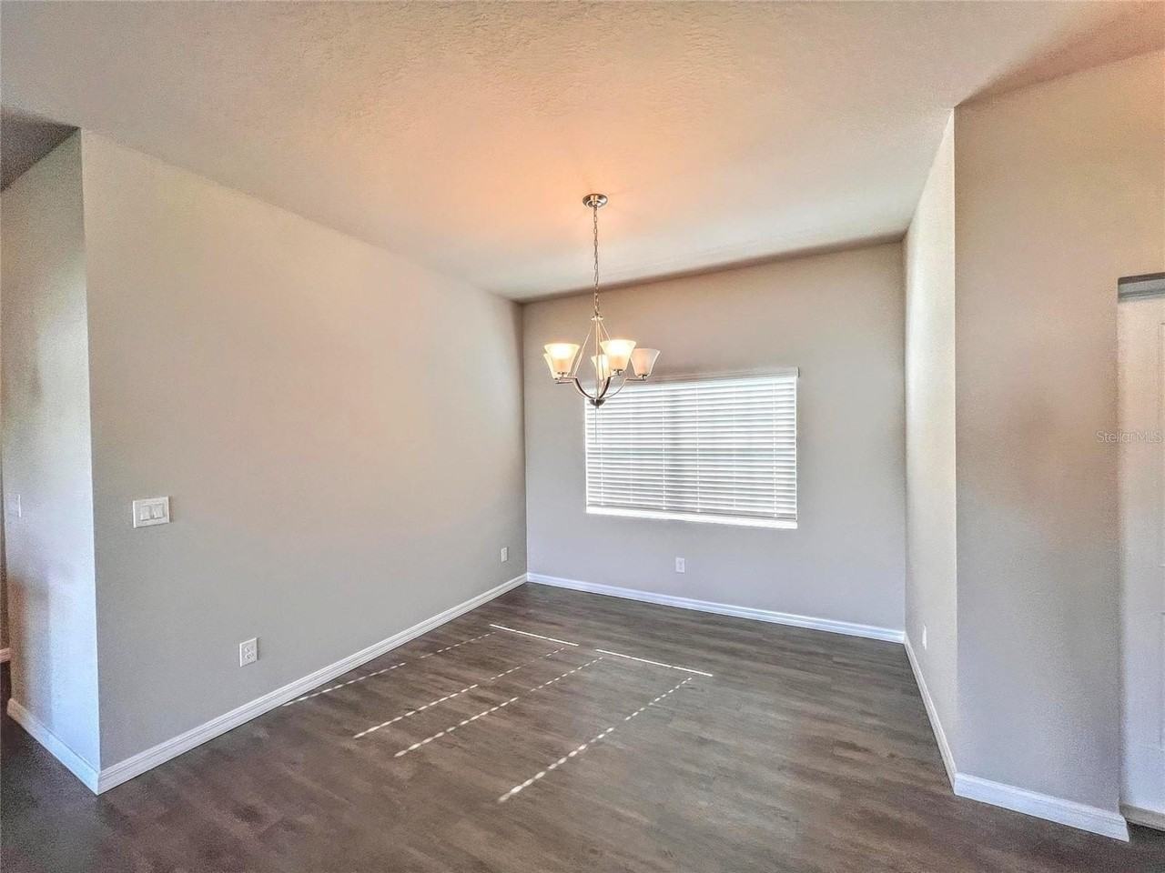 2166 Carpenter Ln - Photo 5 of 16