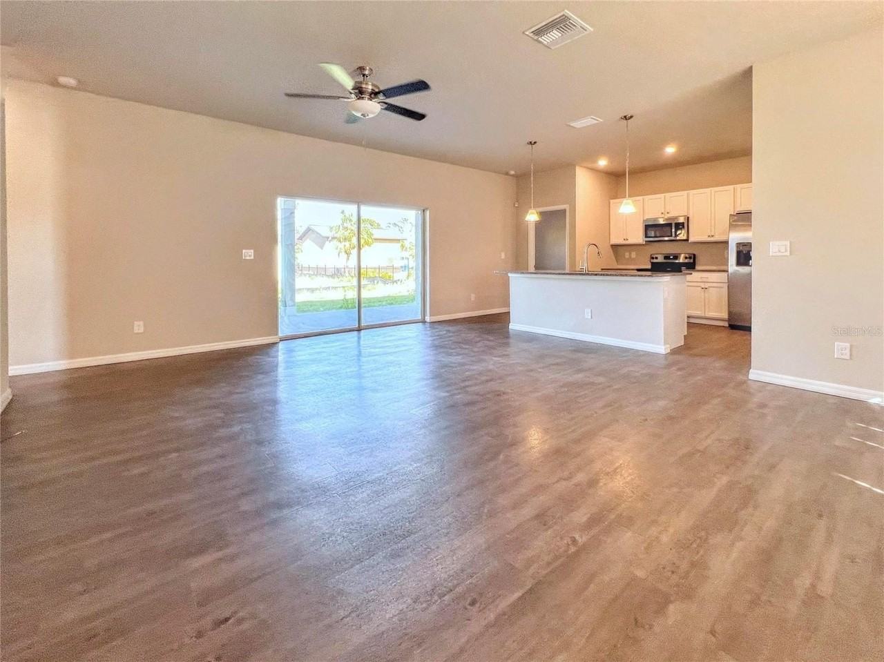 2166 Carpenter Ln - Photo 6 of 16