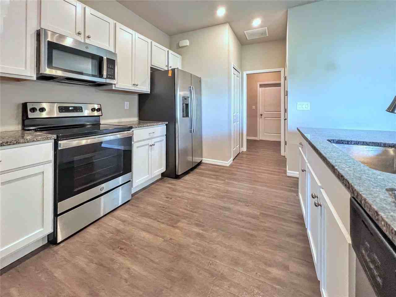 2166 Carpenter Ln - Photo 7 of 16