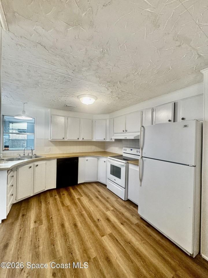 515 Jennifer Cir - Photo 2 of 28