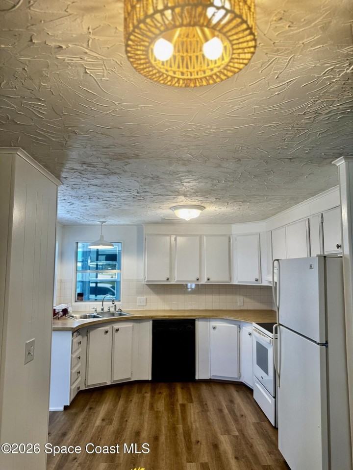 515 Jennifer Cir - Photo 3 of 28